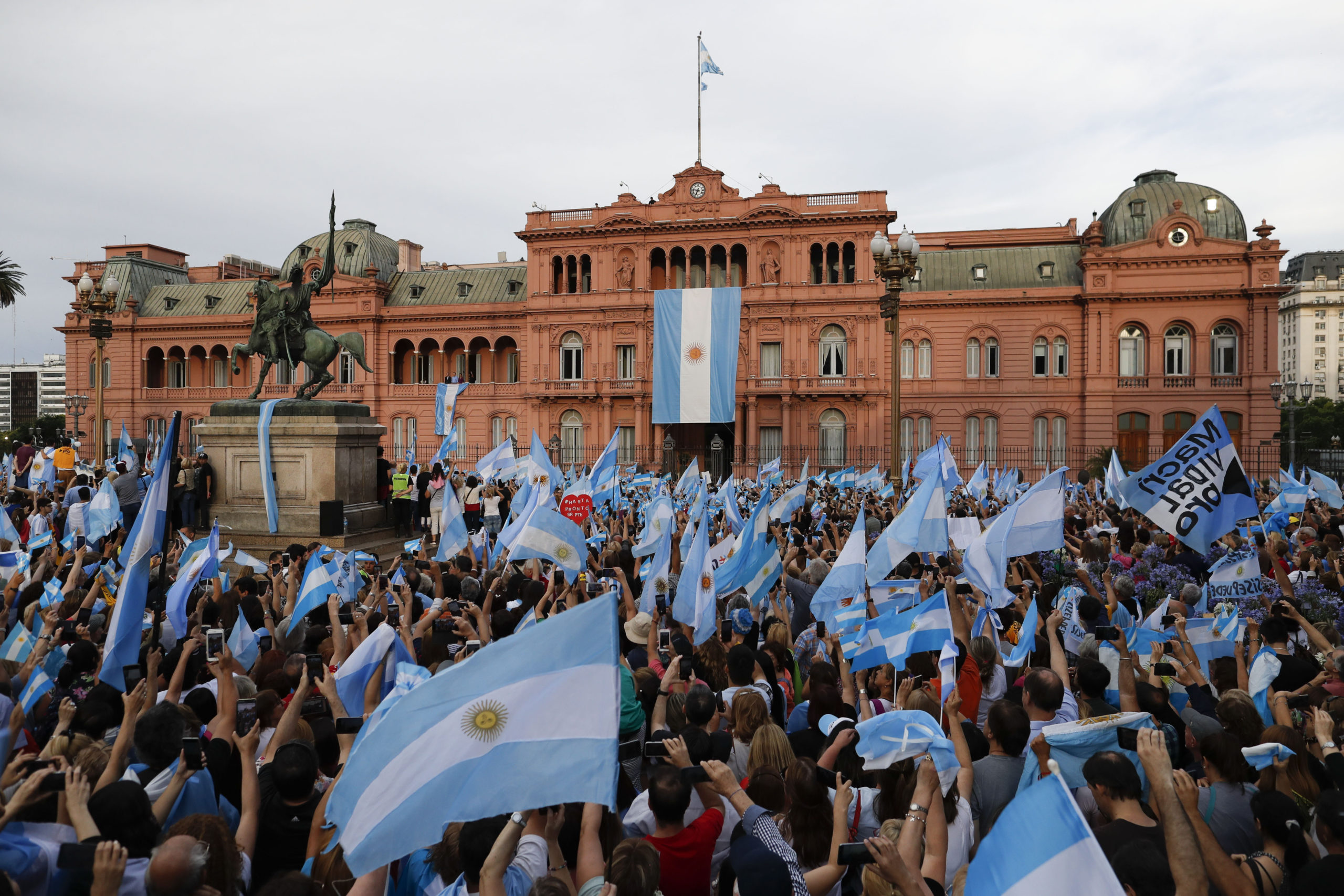 Argentina's Political and Legal Environment: Key Concerns for Investors and Citizens